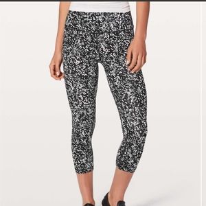 Lululemon Align Crop *21"

Chirasu Black